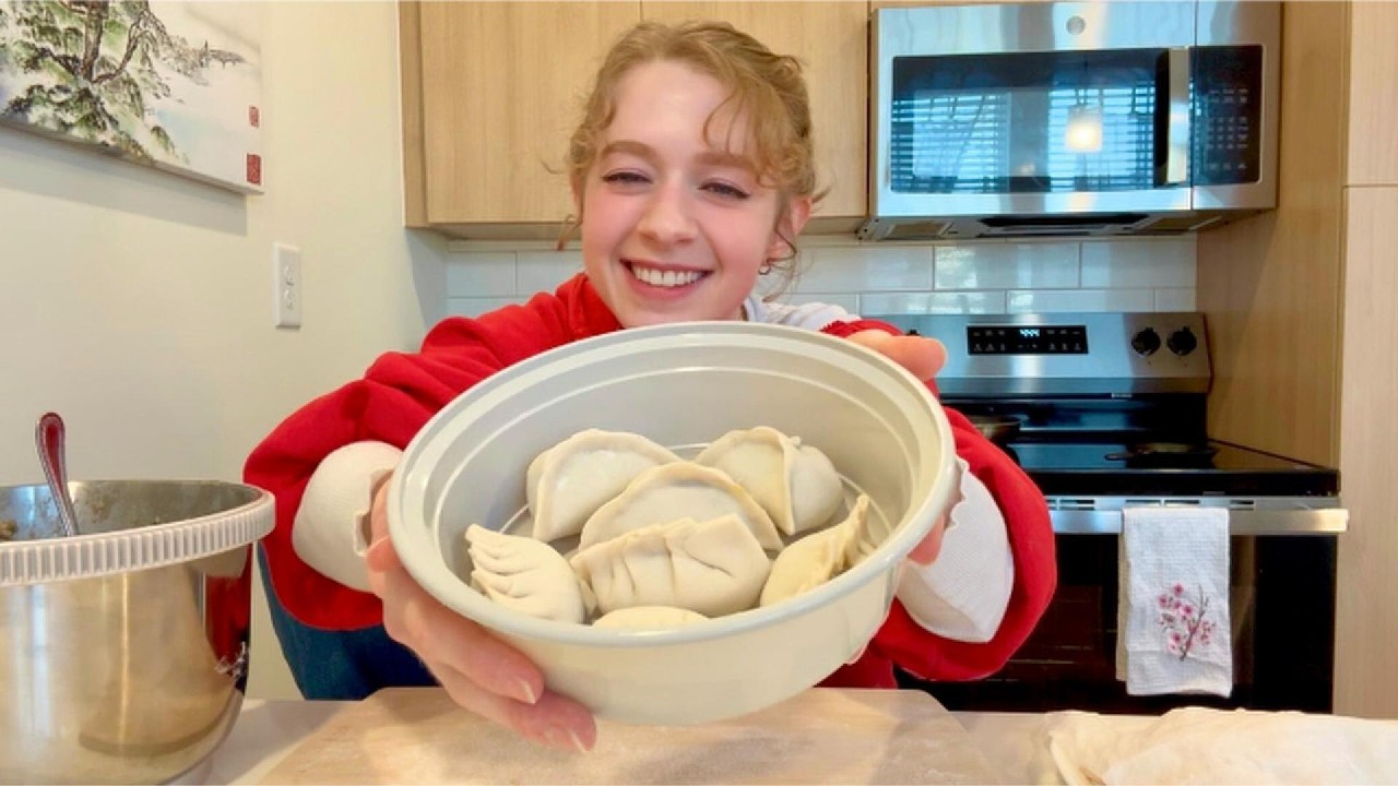 美国人在家做饺子真的不容易！驯服面团？芹菜和香菜？New Year Dumplings!