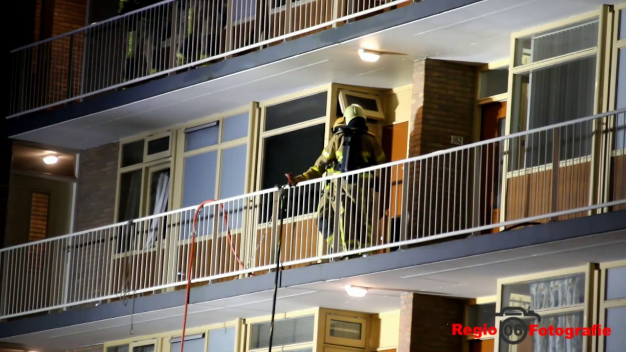 Brandgerucht blijkt explosie in flatwoning Anklaarseweg Apeldoorn