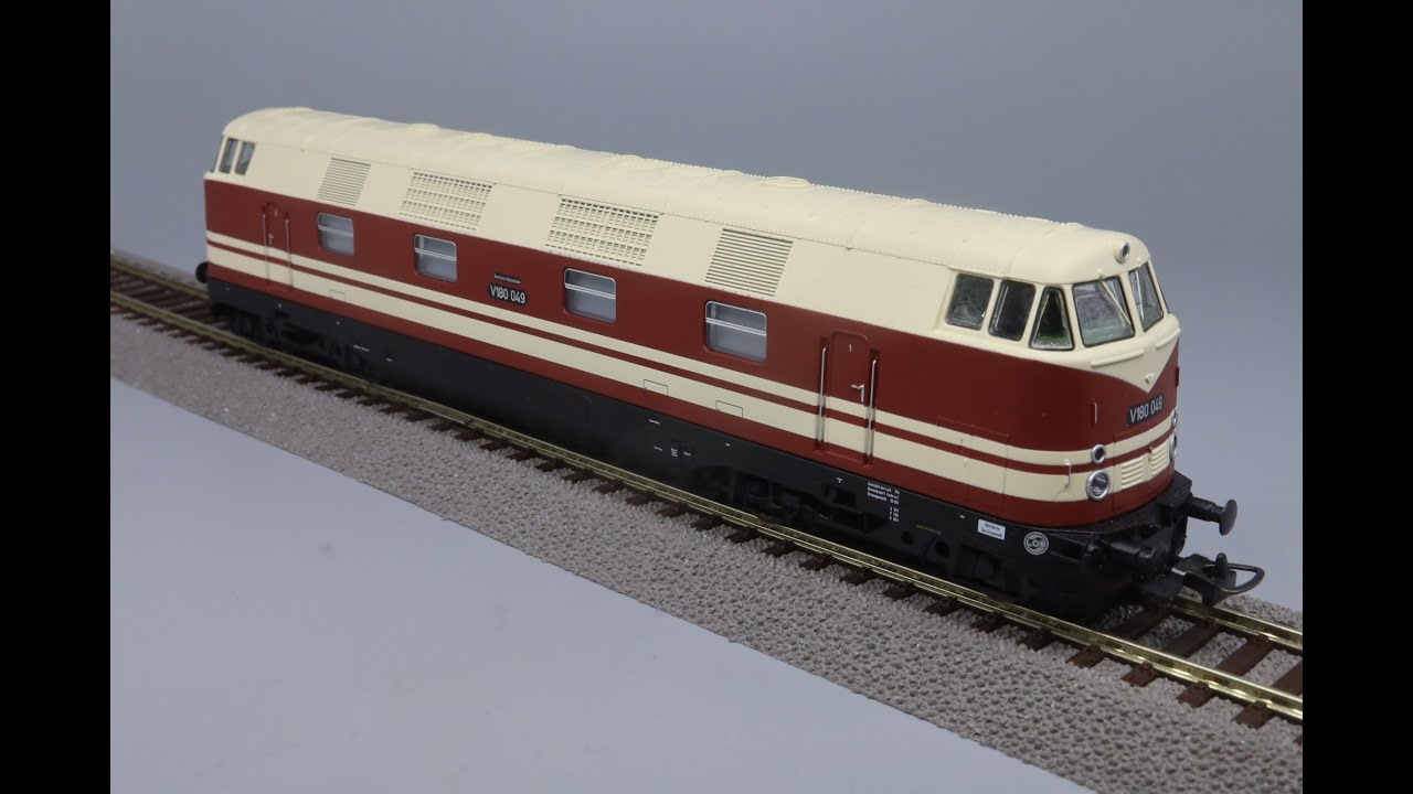 V 180 049 mit Sound von Piko