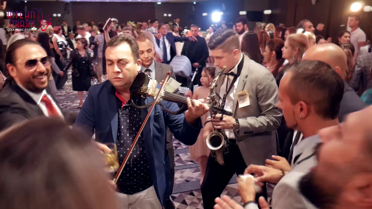 DOCEK MLADENACA UZ KOLO / MILAN STRASNI / VLADA SILE / CIRA / FAMILIJA TRAILOV