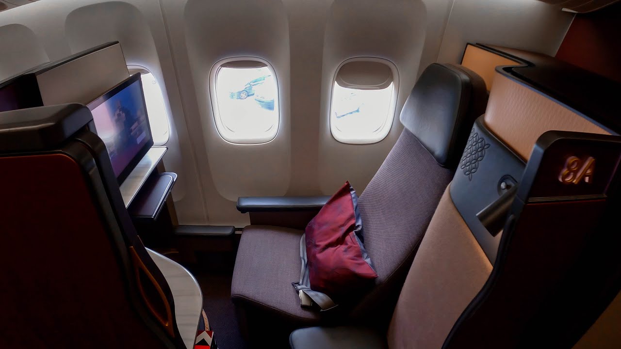 QATAR AIRWAYS 777-300ER QSUITE BUSINESS CLASS | QR68 Frankfurt - Doha | Flight Review