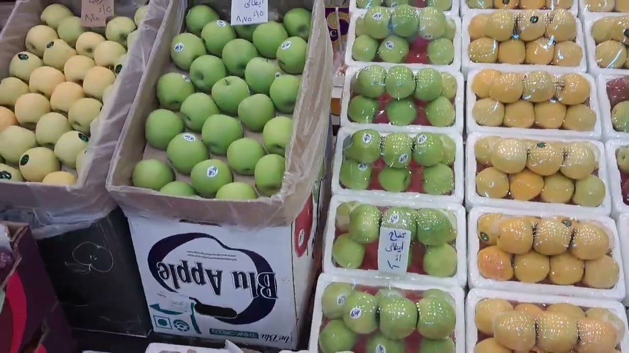কুয়েতের পাইকারি সবজি ও ফলের বাজার। Kuwait vegetable market.