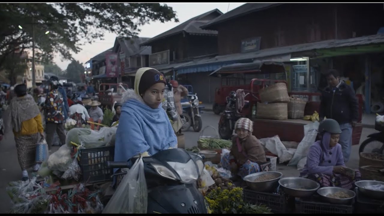Morning Market in Banmaw / Bhamo, Kachin State, Myanmar