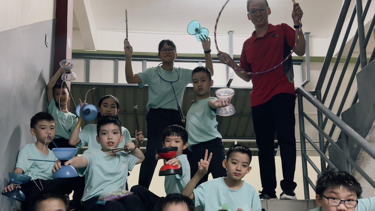 2025年安邦华小文娱晚会表演 - 安邦华小扯铃队演出