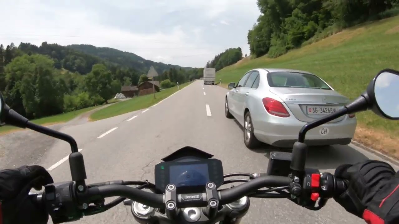Motorcycle Tour 1 / 2023 - Benelli 752S / test