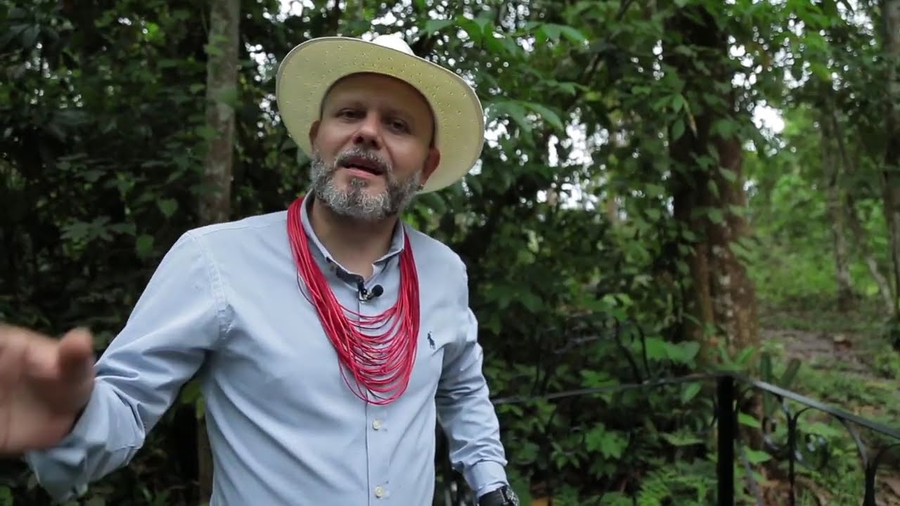 Trilhando a Historia - Aleks Palitot mostra o Cemitério da Candelária em Porto Velho