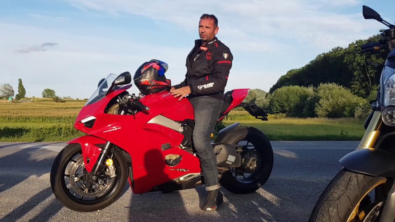 Ducati Panigale - 10millióért 225 ló