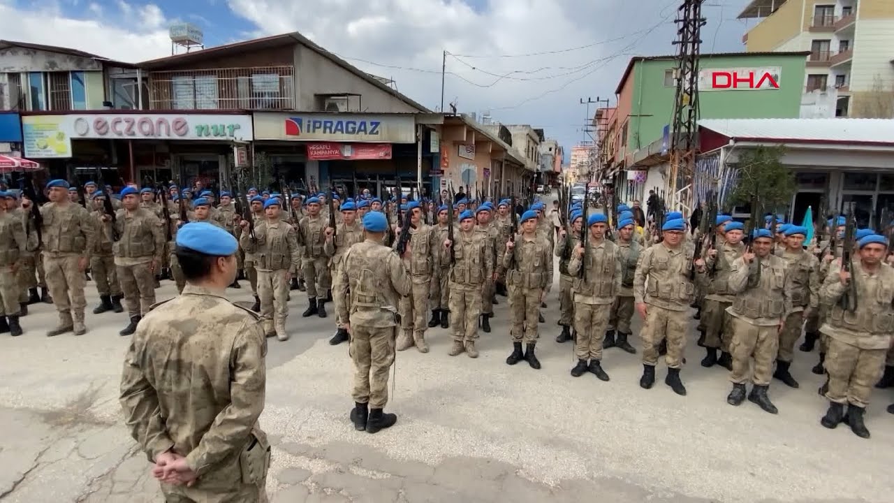 Hatay'da depremde görev yapan 2700 asker, komando marşıyla kentten ayrıldı