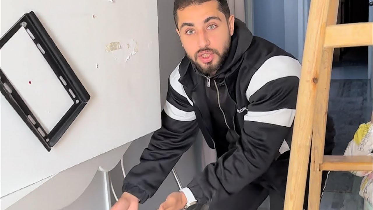كسرت الشاشه 😳#explore #tiktok #ابو_حور