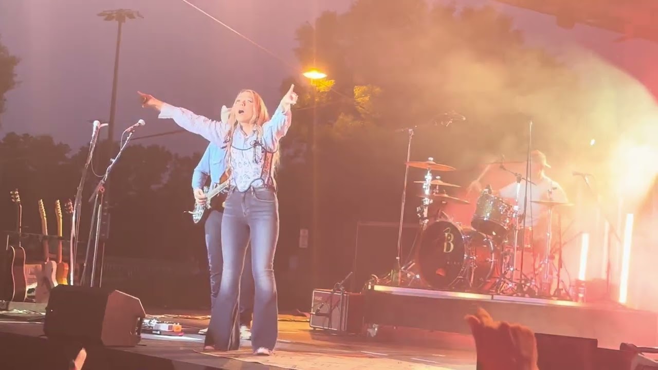 Gabby Barrett - Livin On A Prayer/Don't Stop Believin - Live From 2025 City Of Hilliard Freedom Fest