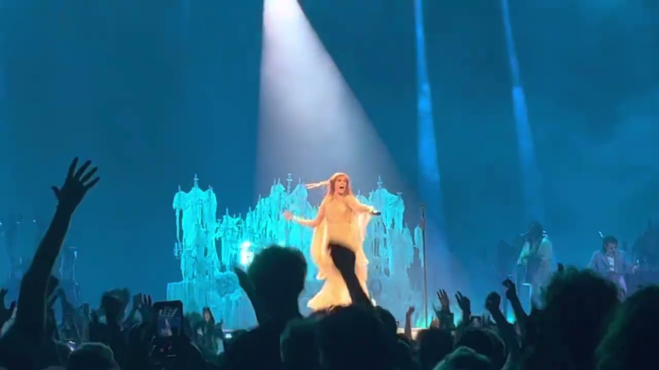 FLORENCE + THE MACHINE - Ship To Wreck - Dance Fever Tour - live Paris @ Accor Arena - 14 Nov 2022