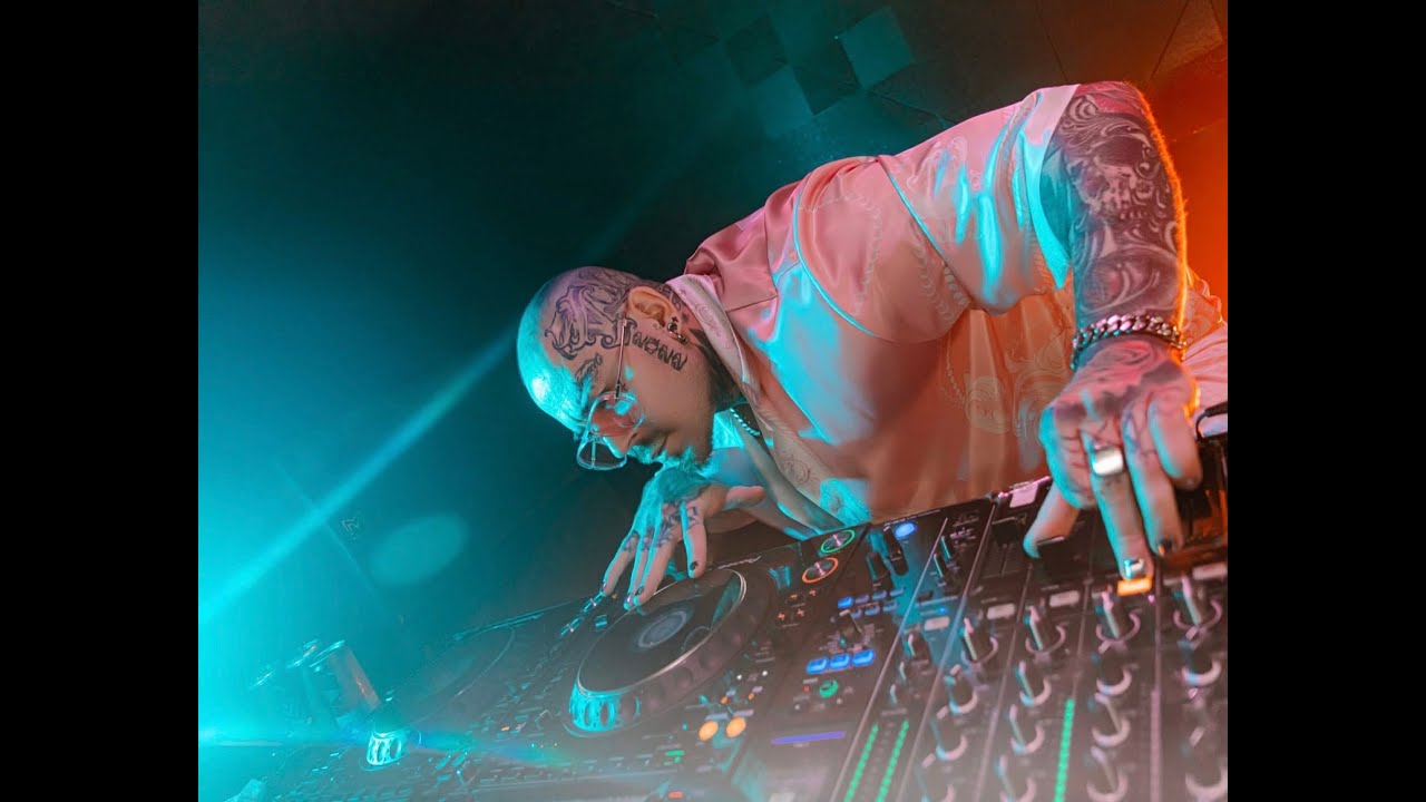 + DJ TÂY ĐIÊN + PHONG CÁCH HUYỀN THOẠI VINAHOUSE 2025 + LIVE PERFORMANCE +