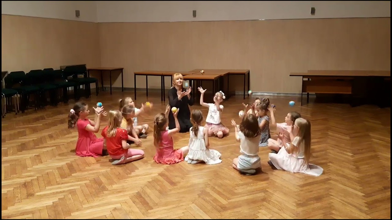 Sensoryczna zabawa muzyczna dla dzieci. 