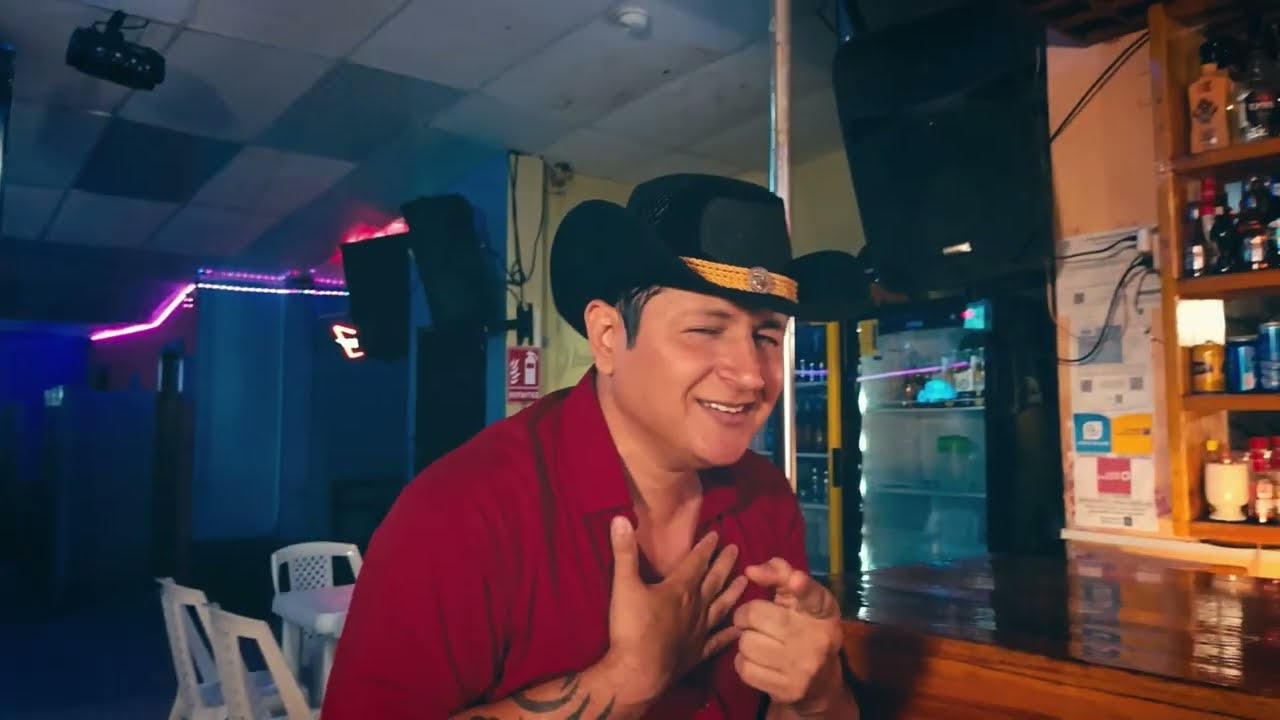 Fernando Mendoza - ENTRE COPAS Y CANCIONES (Video Oficial)
