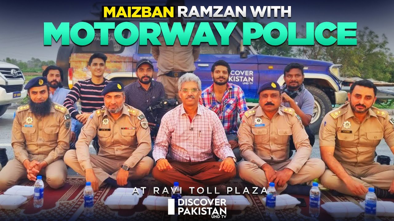 Motorway Police Officers and Amin Hafeez Bond over Delicious Iftari |  Maizban Ramzan