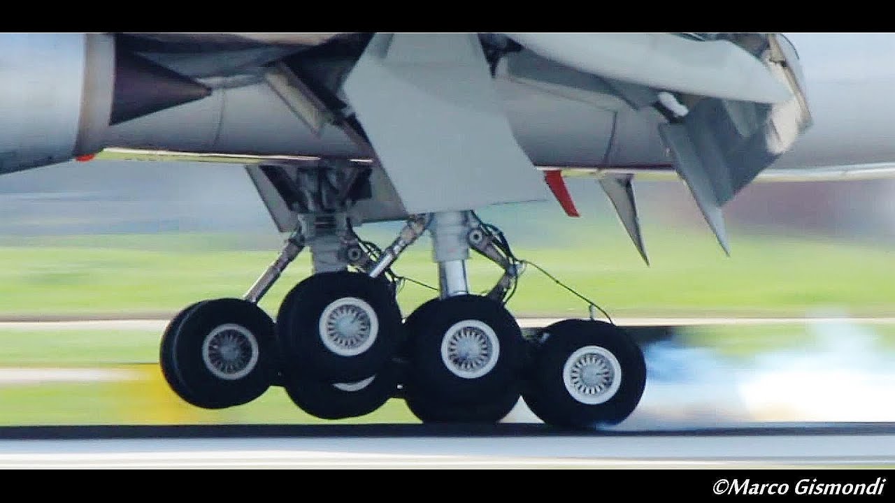 Spotting 1 Hour @ Bologna G. Marconi Airport - March 2016