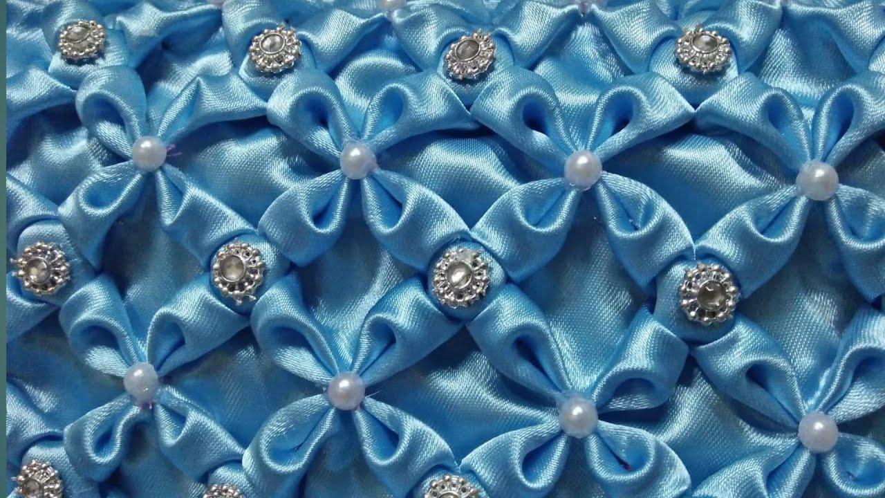 ผังลายดอกแก้วสานขัดลายตะกร้อCushion Ideas / Smocking Patterns /Smocking Designs