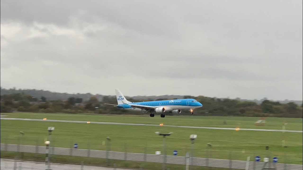 Hard landings and windy takeoffs at Southampton Airport