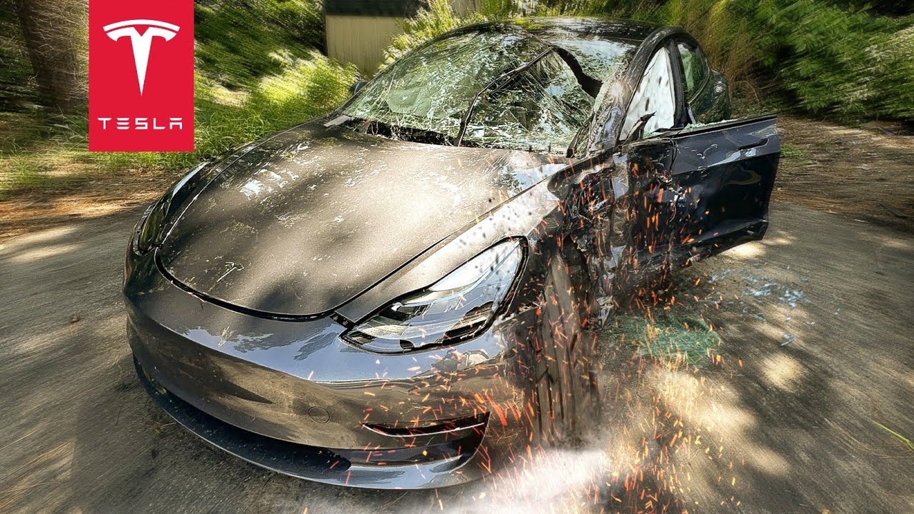 Водитель Tesla совершил ошибку на 150 000 долларов