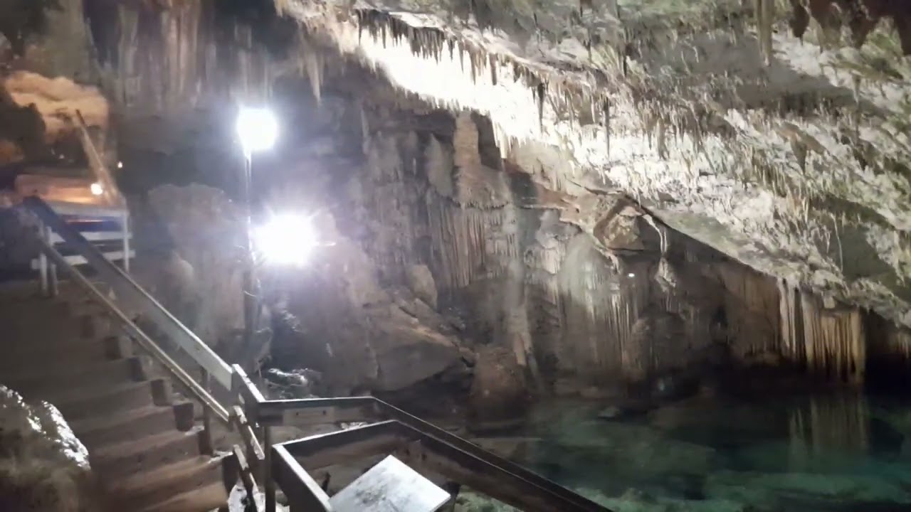 UNDERGROUND CAVE NATURAL SWIMMING POOL IN BERMUDA🙂