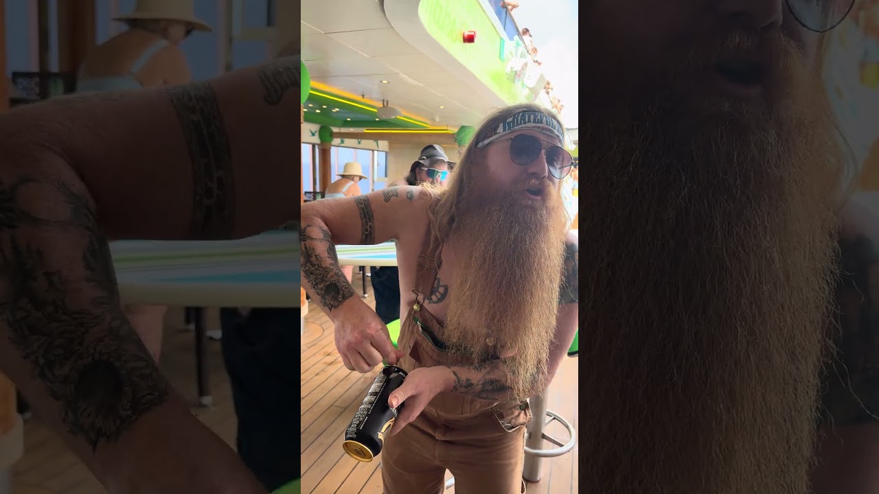It always 5 in Margaritaville #loveyahumans #chillbillyred #cruiselife