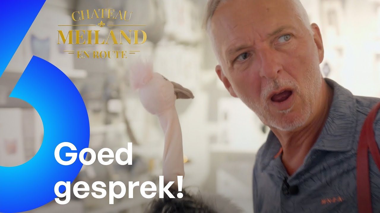 Martien heeft een NIEUW SPEELTJE! Een PRATENDE POP 😳 | Chateau Meiland en Route