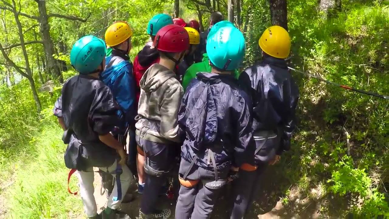 In azione al parco avventura