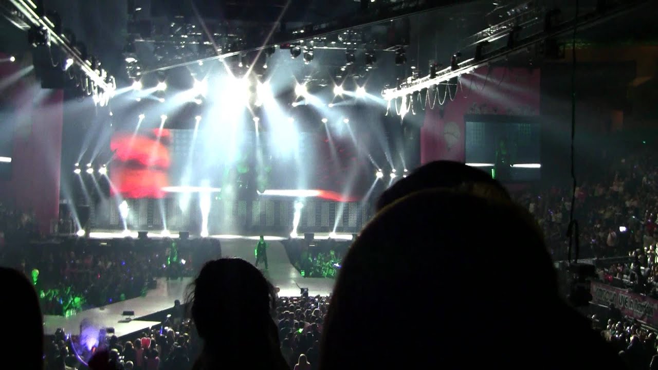 SMTown Live NY Shinee Lucifer [111023] [fancam]