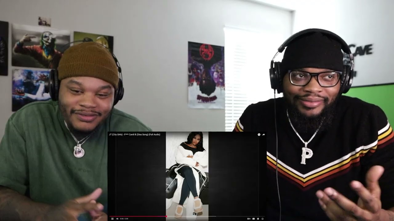 JT оскорбил CARDI B....