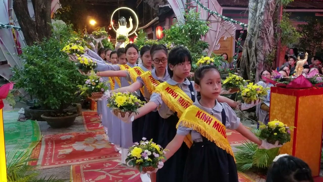 Chùa Kỳ Viên Trung Nghĩa - Dâng Hoa cúng dường Lễ Phật Đản PL 2567