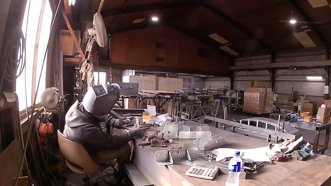 【亜鉛メッキの溶接は気管がやられるから嫌いだぜ】テンショナーブラケット