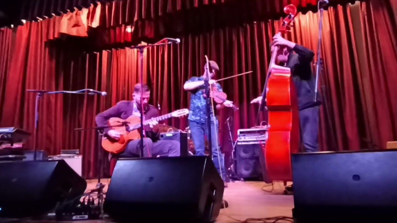 Three amazing musicians in California. Sid Walker for the #violin