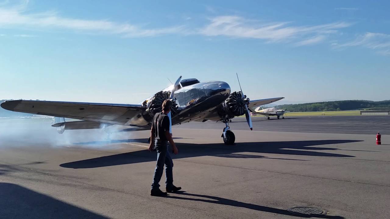 Lockheed electra first startup