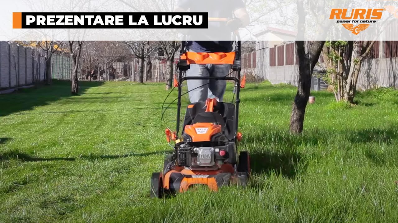 Maşină de tuns gazon Ruris la lucru