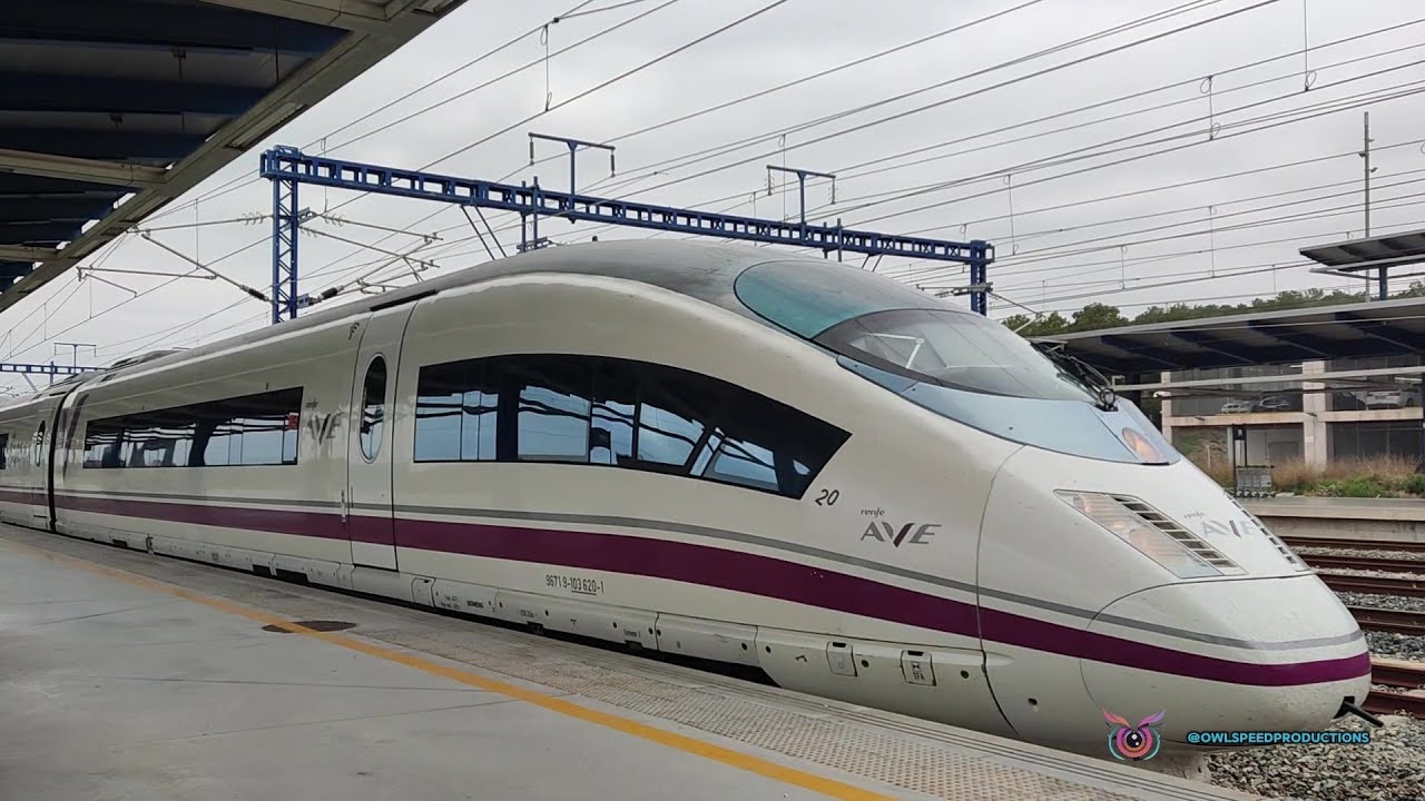 Siemens Velaro E arriving and departing (RENFE AVE S103) - High Speed Train Spain 🚅