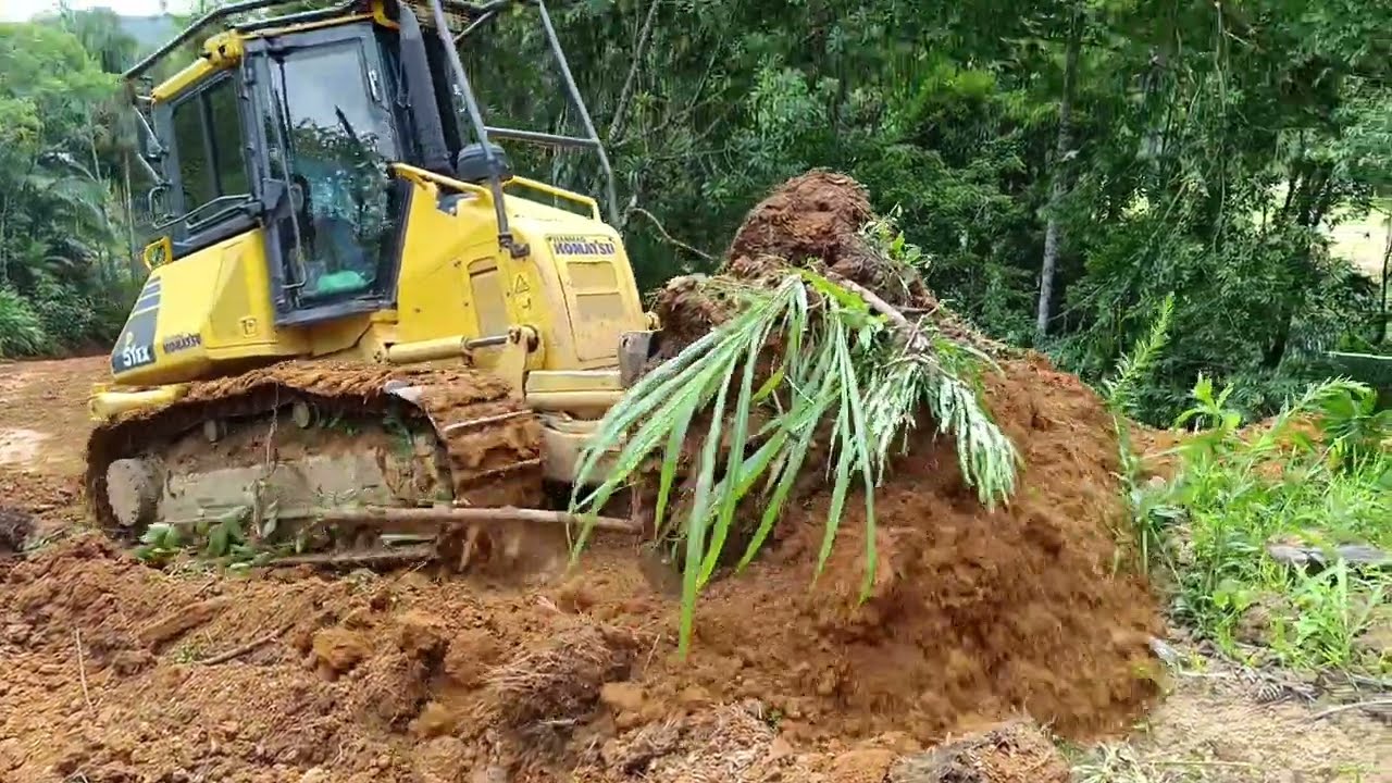trator de esteira D51 komatsu finalizado mais um trabalho