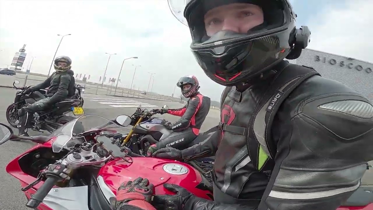 Ride out Zeeland , Boze mensen in Domburg