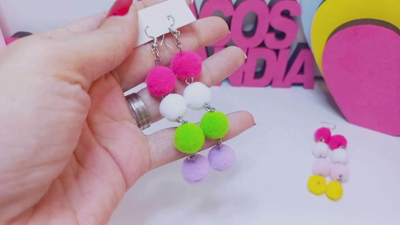 Carnaval - Brincos Fáceis com Pompom.