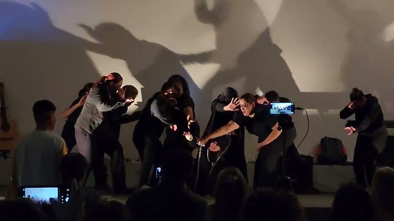 Obra escénica ¨Cadenas¨  Generación con Vocación. Créditos, Gonzalo Zamora.