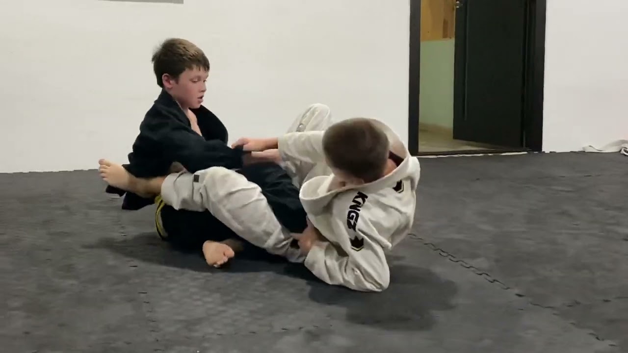 bjj kids fighting | orange belt | Tselovalnik Maksim vs Shadrin Marat