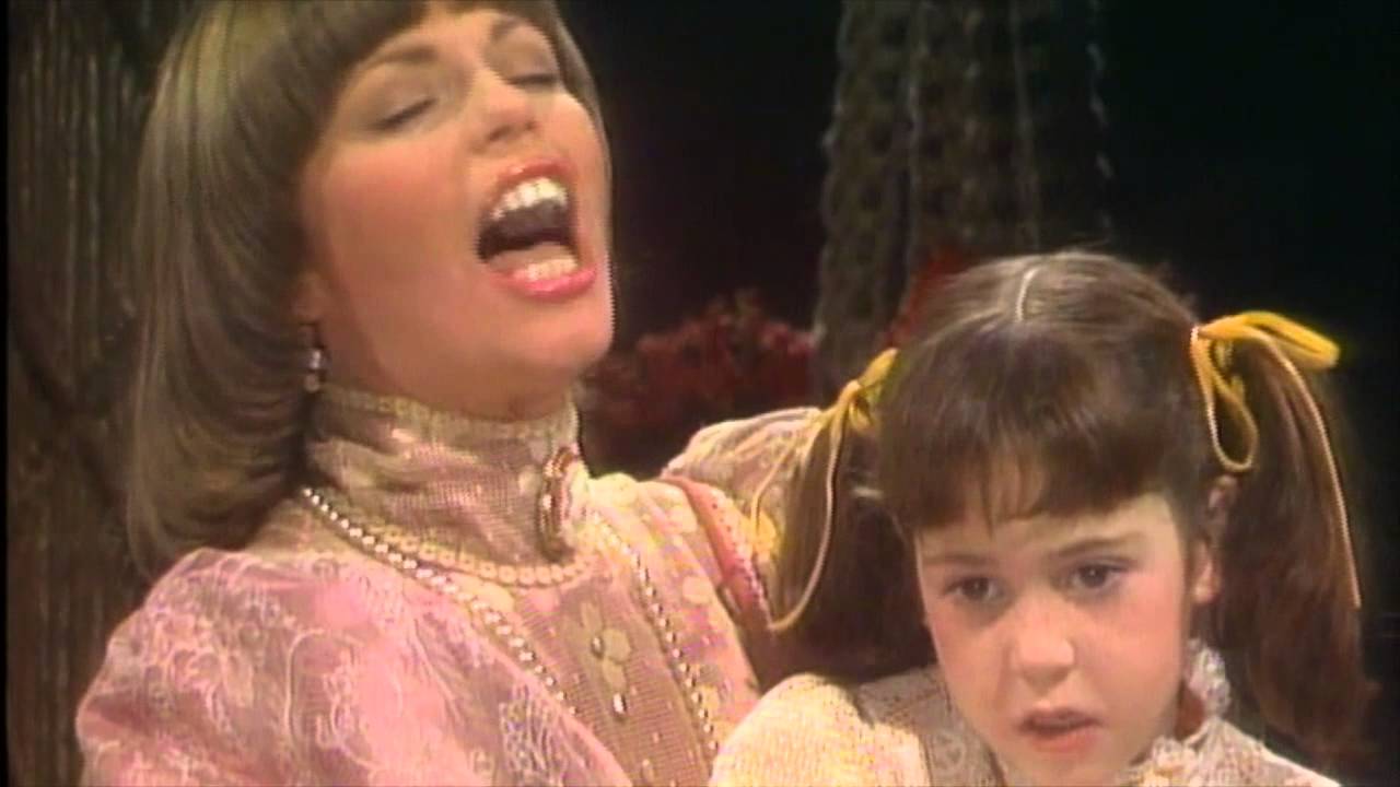 Toni Tennille sings 