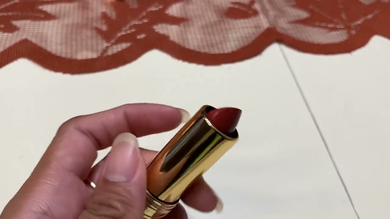 Lanc&ocirc;me L'Absolu Rouge Hydrating Cream Lipstick - Smudge-Resistant & Luminous Finish