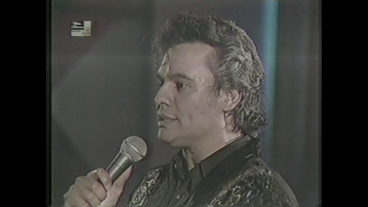 Juan Gabriel en el Teatro  La campiña 1991 / No me trates Mal