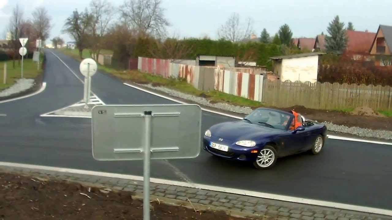 Mazda MX-5 1.6 with Torsen on roundabout :)