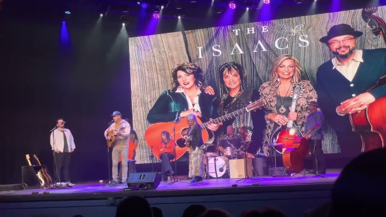 Jimmy Yeary (songwriter) / The Isaacs - I called momma - at Dollywood 2022