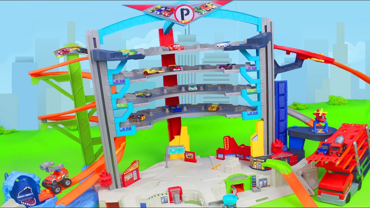 Hot Wheels: Ultimate Garage mit Spielzeugautos von Lightning McQueen & Blaze f&uuml;r Kinder