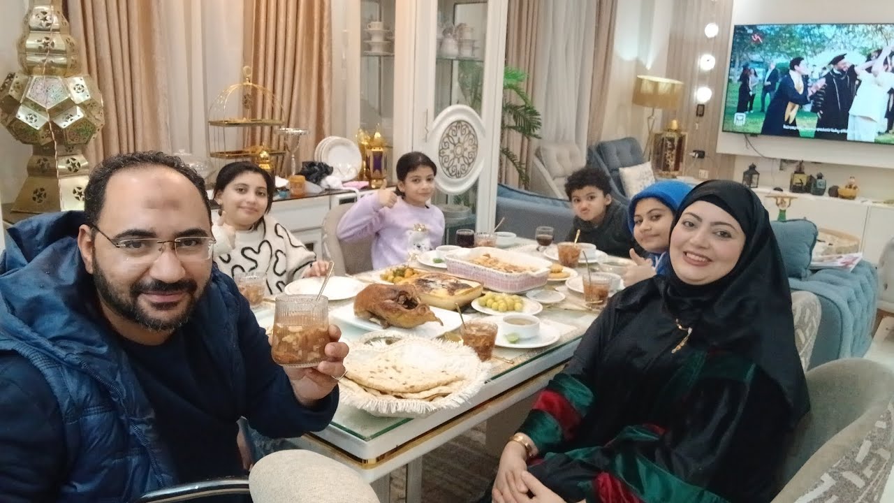 سفره الملوك ما يعملهاش الاالملكات كان لازم اعمل كده المحمر المشمر وملابس العيد لبناتي احدث الموديلات