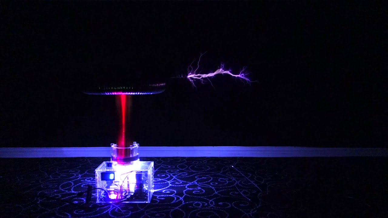 oneTesla - Tesla Coil - Half power run of 