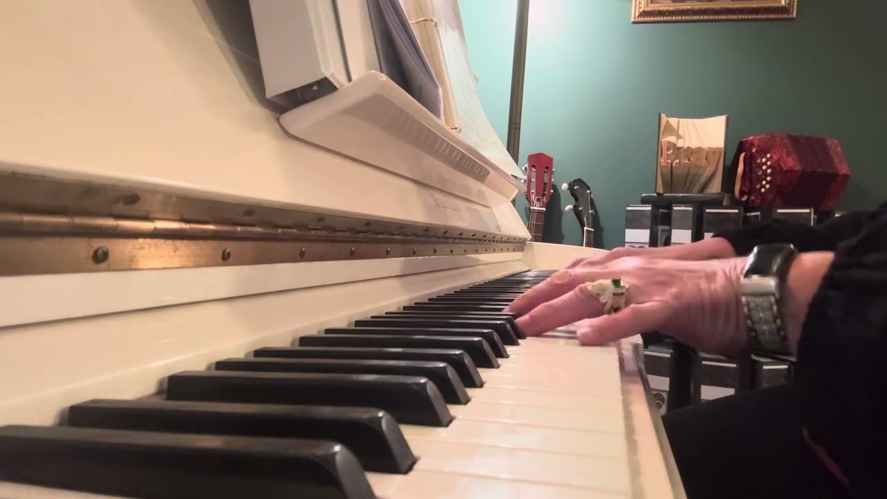 🎶🎹 On Top Of The World 🎹🎶