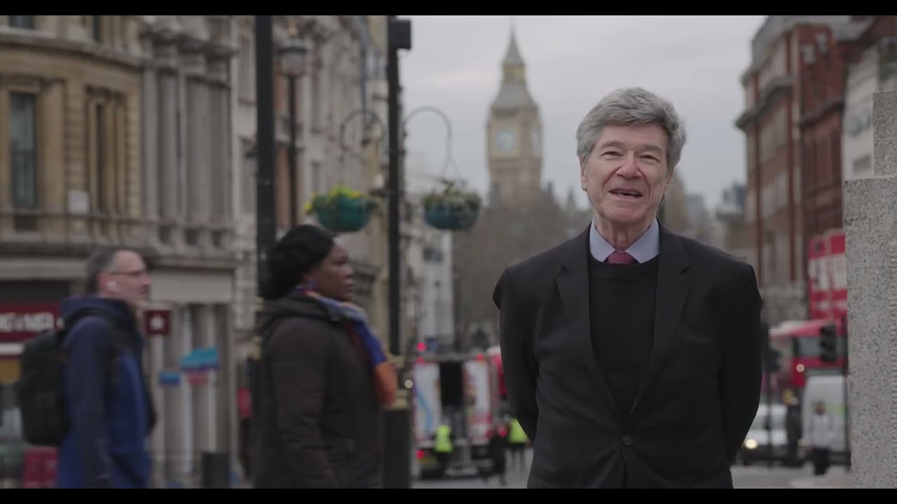 Class 19Ch1   Trafalagar Square – England